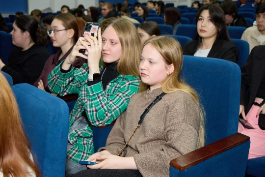 Студенттерден СҰРАҚ – проректордан ЖАУАП