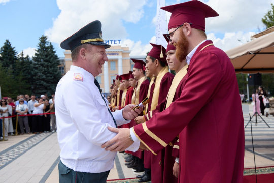 ДИПЛОМЫ, ПОГОНЫ и новые ГОРИЗОНТЫ